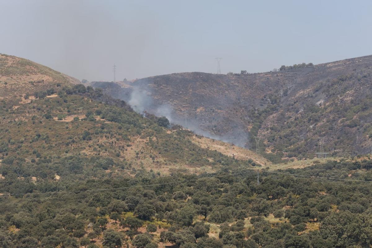 FOTOGALERÍA | Las imágenes del tercer día del incendio en Jarilla