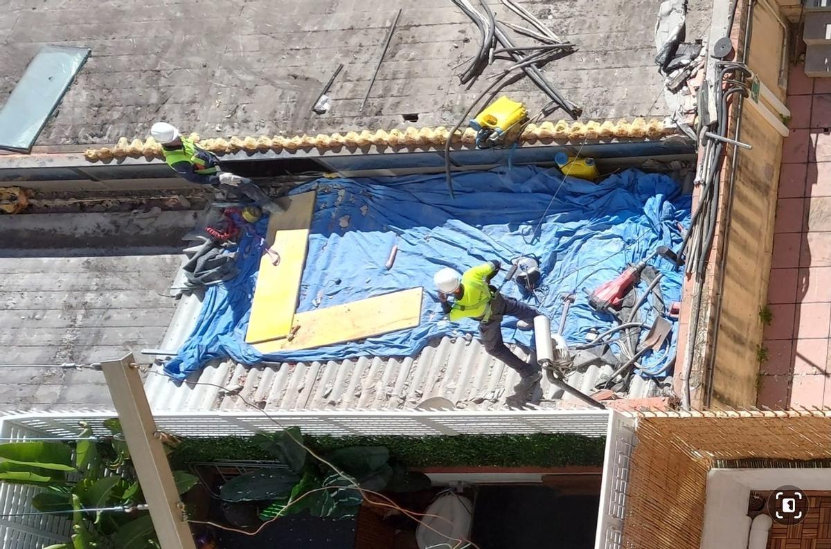 Una de las imágenes aportadas por los vecinos a una de las denuncias interpuestas a Inspección de Trabajo.