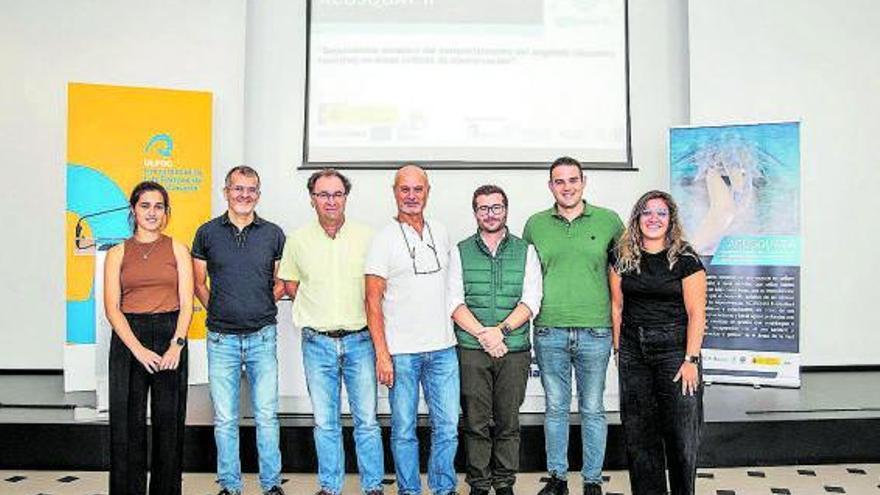 Científicos del proyecto Acusquat II, con  Jorge Cabrera, José J. Castro y Aridane Glez. en el centro de la imagen.  | | J.D. (ULPGC)