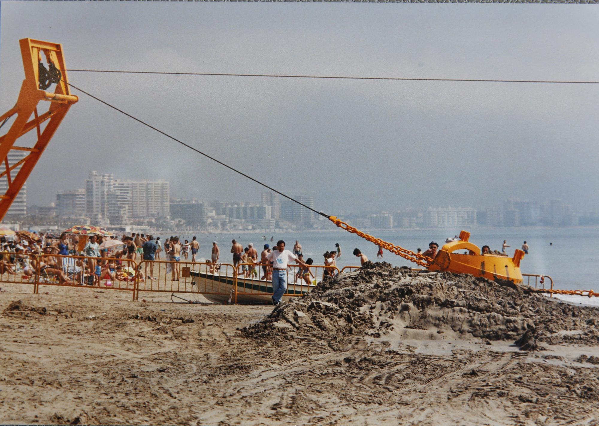 Así era la playa de San Juan antes y después de la regeneración de arena del año 1991