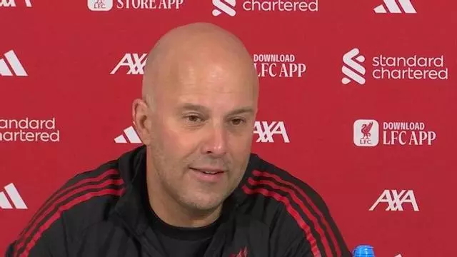 Slot confirma la baja de Salah