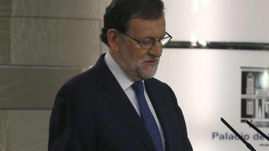 Rajoy, ayer, durante su comparecencia en la Moncloa. // Efe
