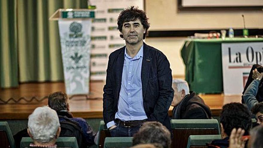 El periodista Pedro Simón, durante su participación ayer en el Club LA OPINIÓN-EL CORREO DE ZAMORA.