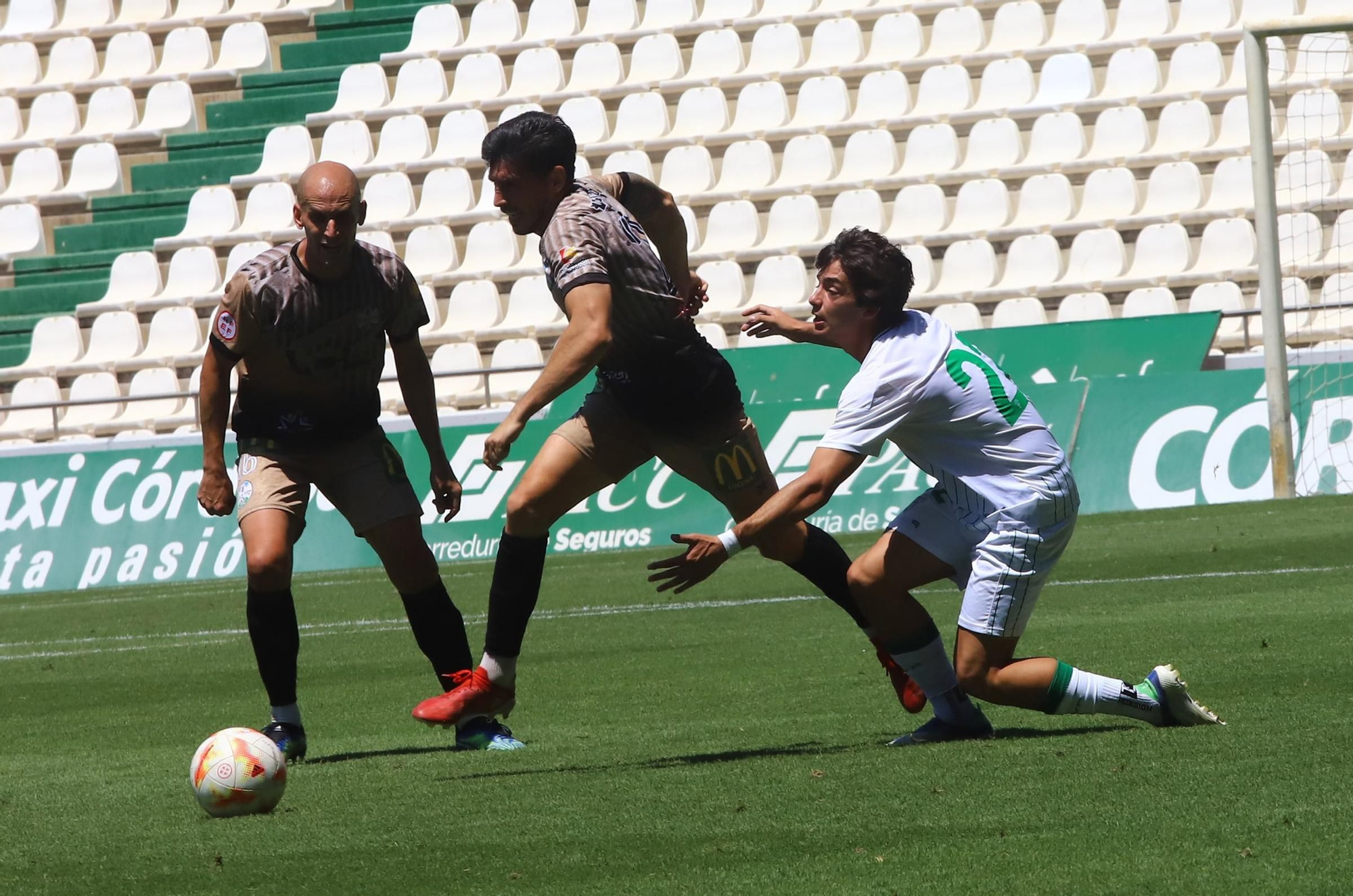 El derbi de play off entre el Córdoba B y el Ciudad de Lucena, en  imágenes