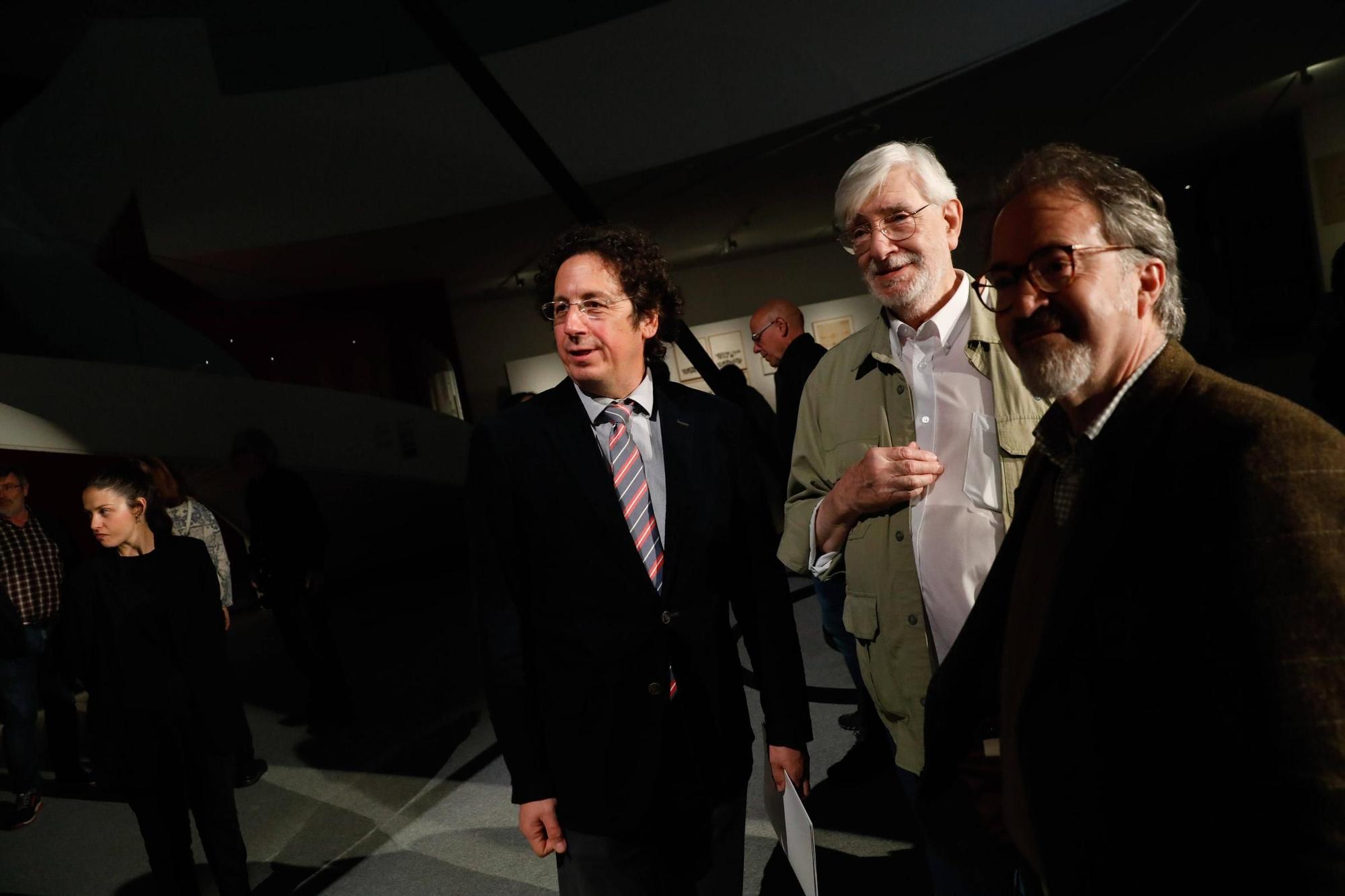 EN IMÁGENES: El Centro Niemeyer acoge una exposición sobre el vínculo entre el escultor Martín Chirino y Estados Unidos