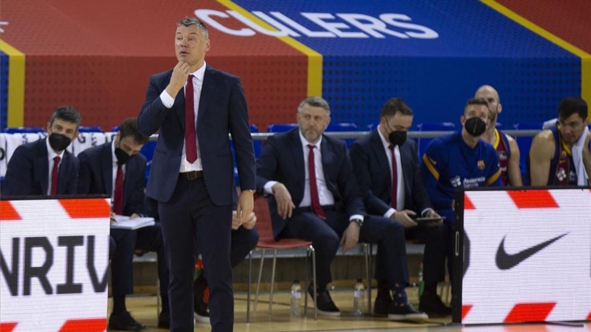 Jasikevicius, siguiendo el partido ante el UCAM Murcia