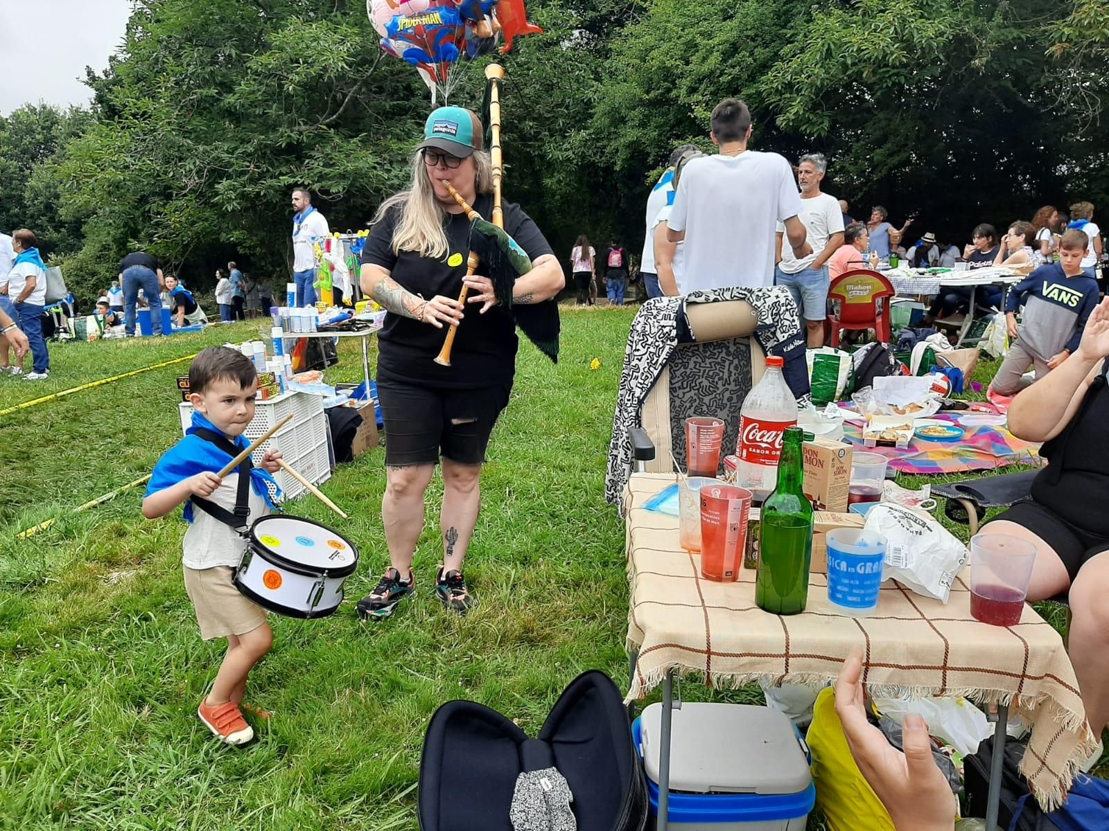 En imágenes: Miles de romeros celebran el Carmín en la Pola