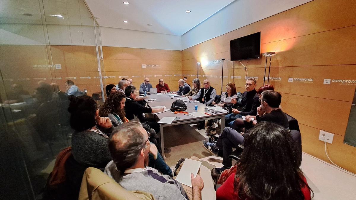 Consulta familias Educación| Compromís critica que el retraso con la ...