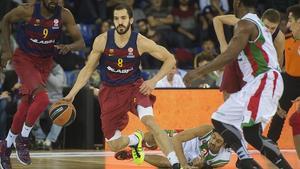 Pau Ribas inicia una jugada d’atac al Palau. 