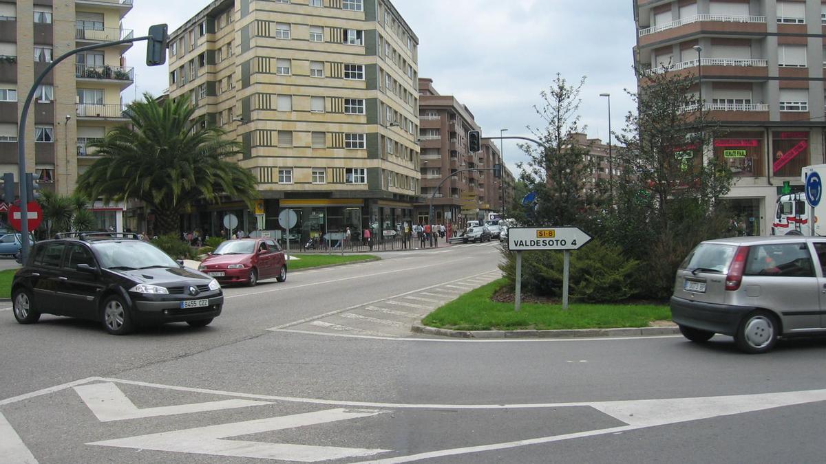 Una calle de Pola de Siero.