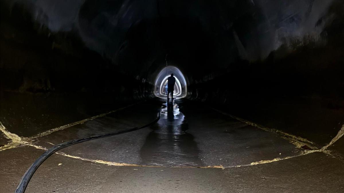 Trabajos de la Mancomunidad en el canal afectado