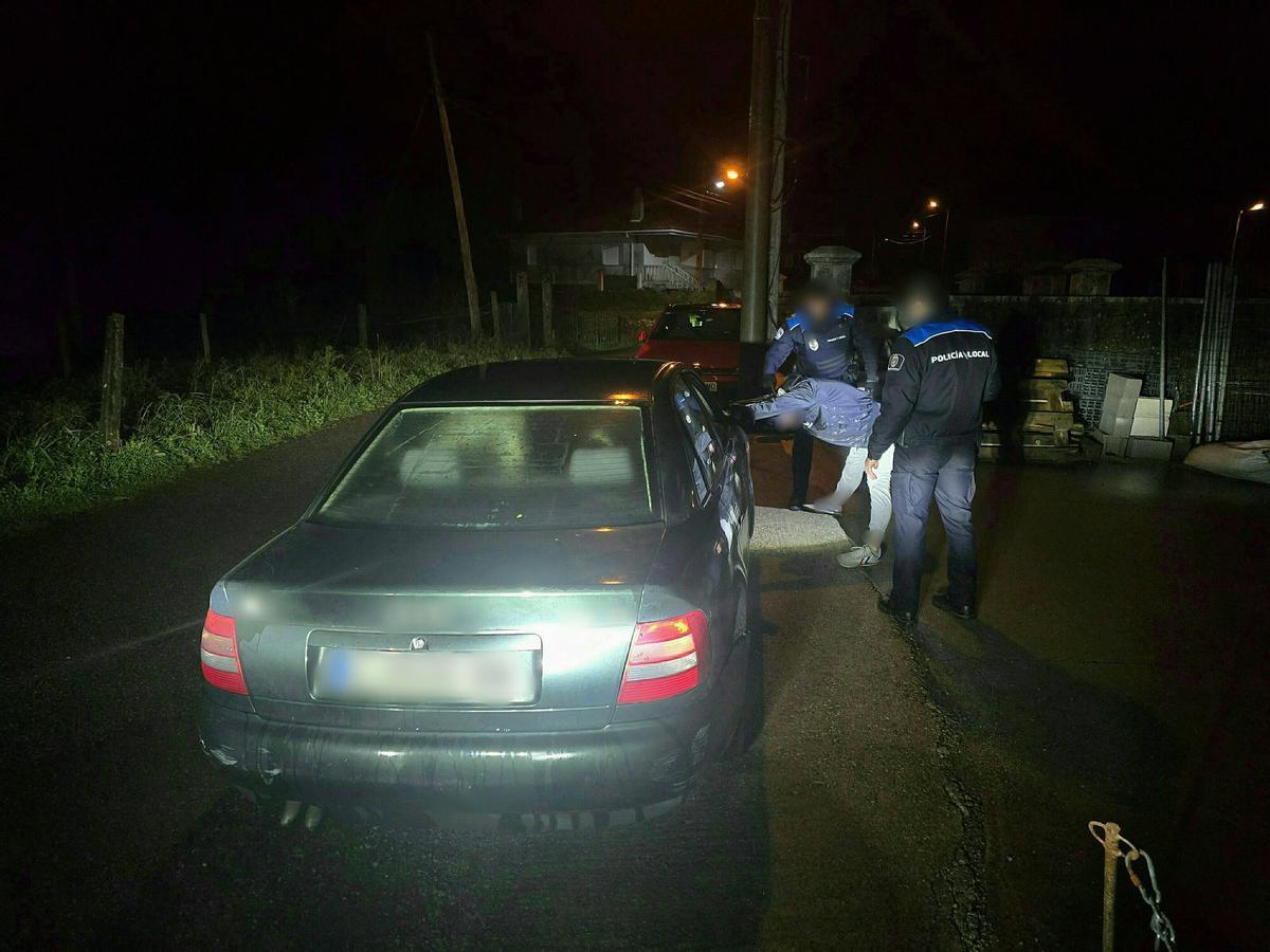 Un dos controis de vehículos realizados polos axentes.