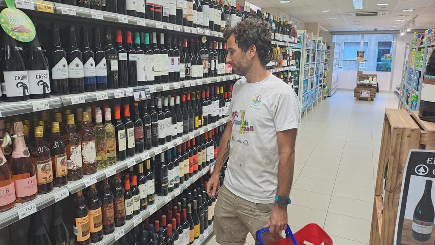 Clients de supermercats de Manresa: «Compro allò just i imprescindible per anar passant»