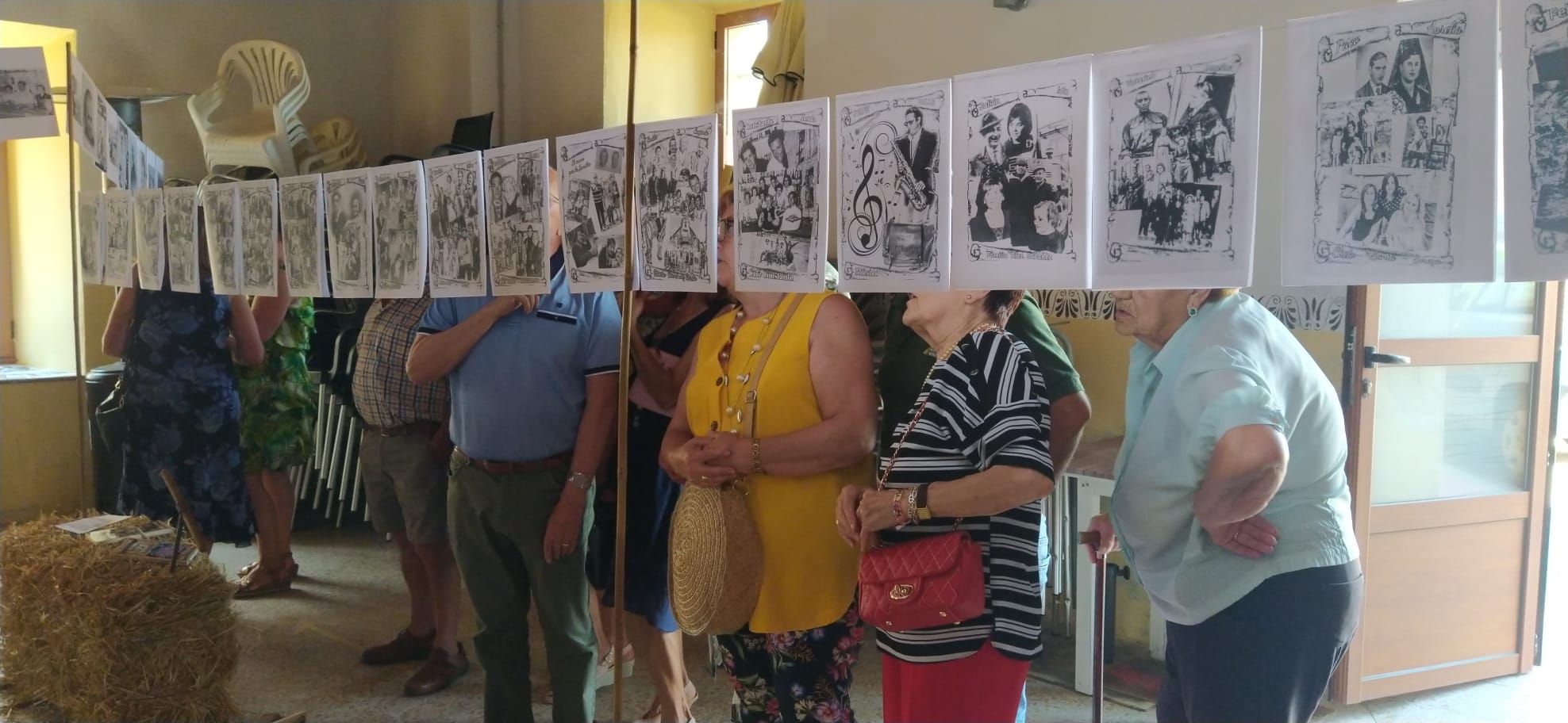 Exposición "Mirando al pasado" de Villaescusa