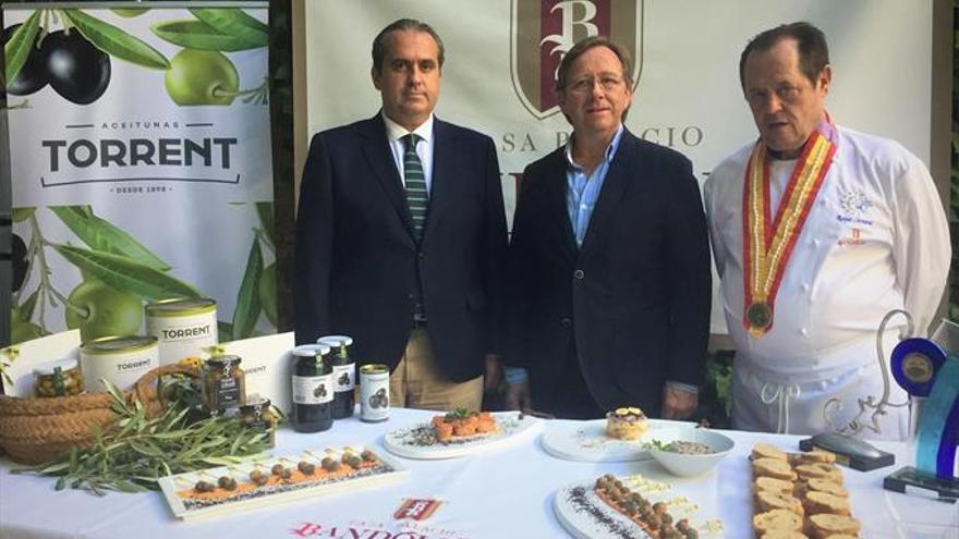 Tapas gratis para promocionar la aceituna negra