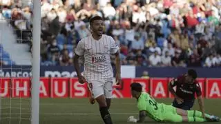 Tecatito Corona vuelve seis meses después