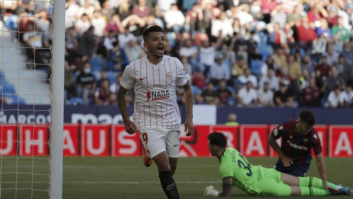 Jesús Tecatito Corona celebra un gol anotado al Getafe.