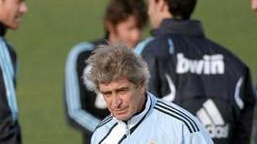 Pellegrini durante un entrenamiento que el equipo merengue.