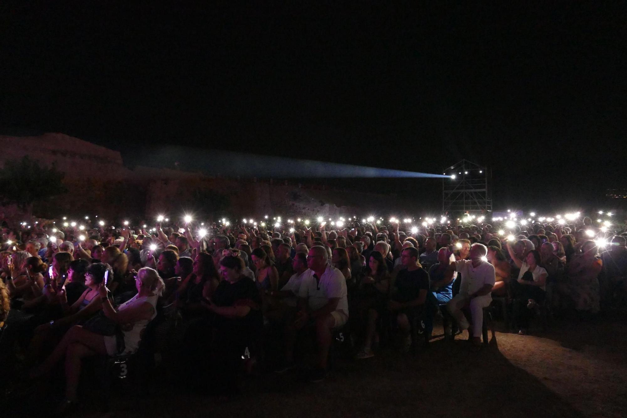 Roses es rendeix davant Rosario Flores a Sons del Món