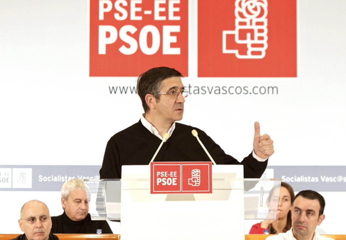 El ’lehendakari’ i secretari general dels socialistes bascos, Patxi López, al comitè del PSE, el 17 de desembre passat, a Bilbao. El ’lehendakari’ i secretari general dels socialistes bascos, Patxi López, al comitè del PSE, el 17 de desembre passat, a Bilbao.