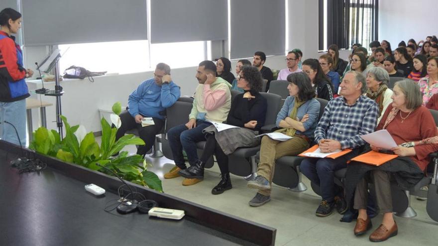 Versos, música y redes sociales en el campus para celebrar la poesía y la lengua