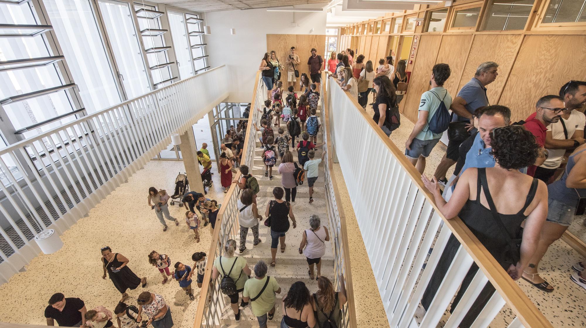 Estrena de l'escola del Pla de Puig de Sant Fruitós de Bages