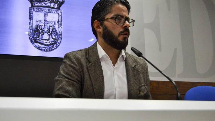 Gerardo Antuña, ayer, en la sala de prensa del Ayuntamiento.