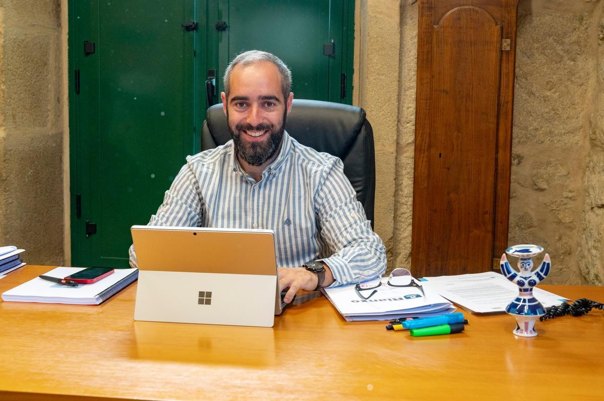Julián Bustelo, alcalde de Rianxo