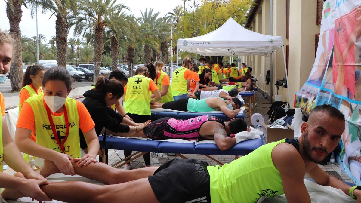 Vivir el ambiente de una competición deportiva, también favorece el aprender a trabajar en equipo.