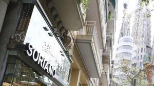 Multa de 3.000 euros a una botiga pel seu aparador històric