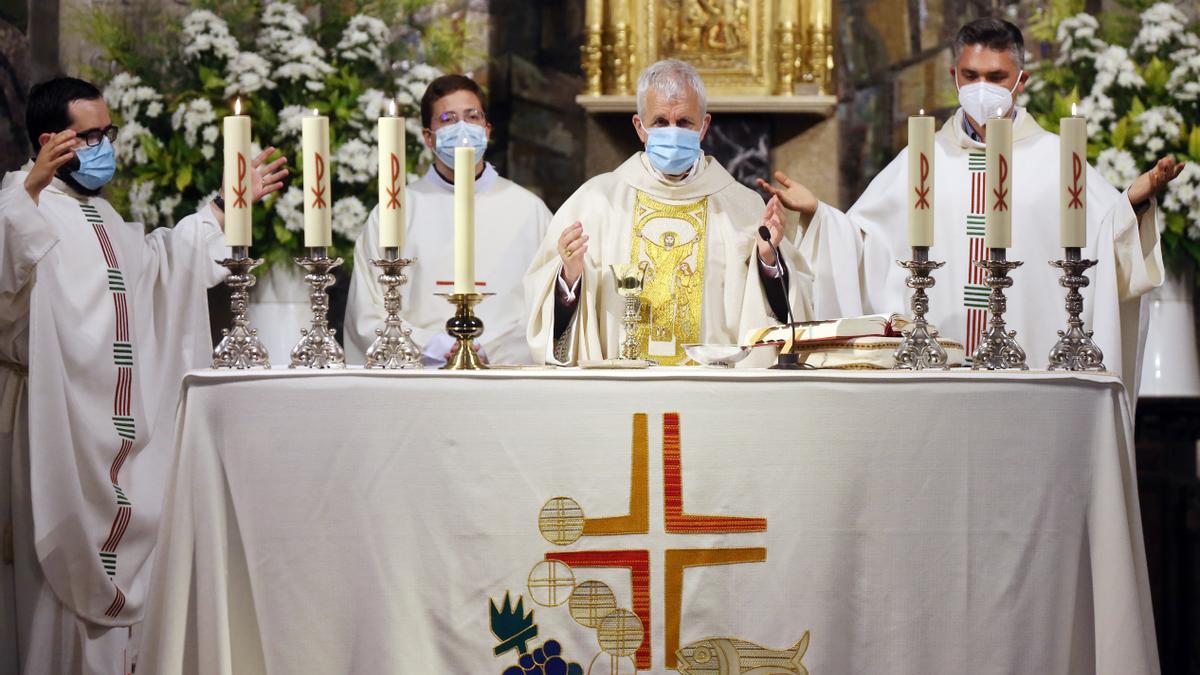 Ponteareas recupera sus alfombras de Corpus adaptándose al COVID