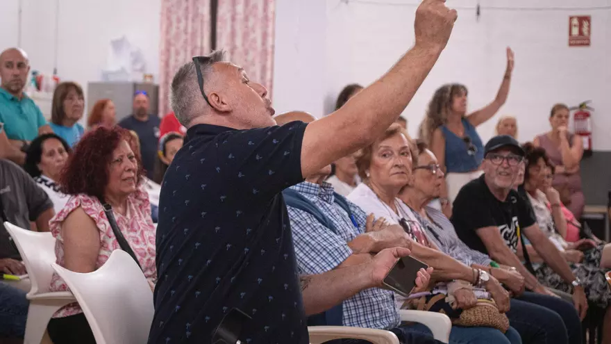 Asamblea en el barrio de La Salud sobre los aparcamientos