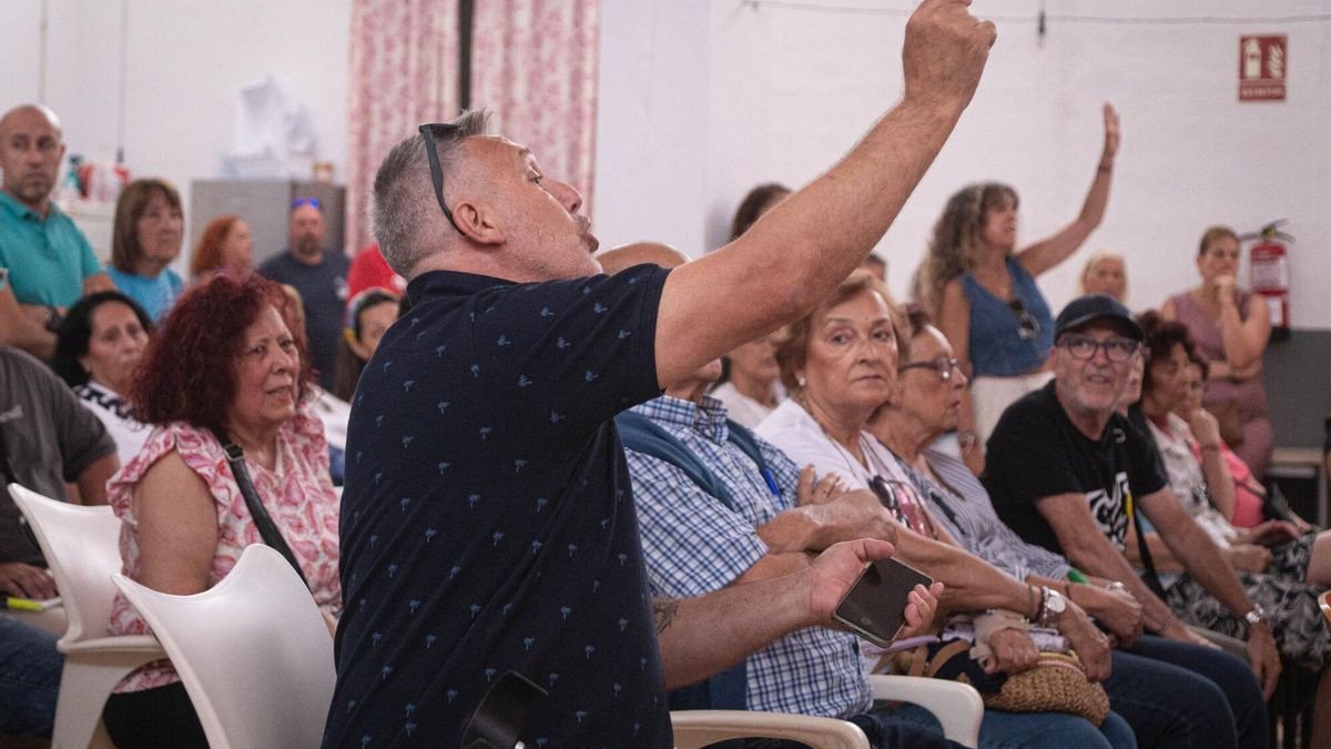 Asamblea en el barrio de La Salud sobre los aparcamientos