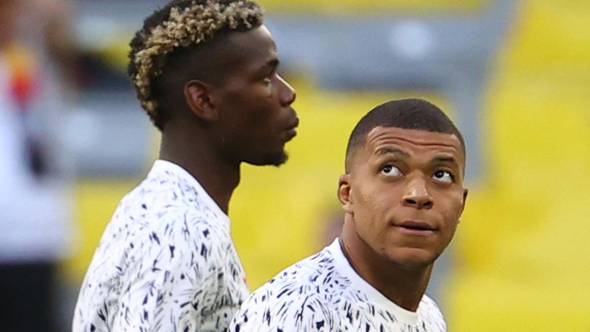 Paul Pogba y Mbappé en un encuentro de la selección francesa.