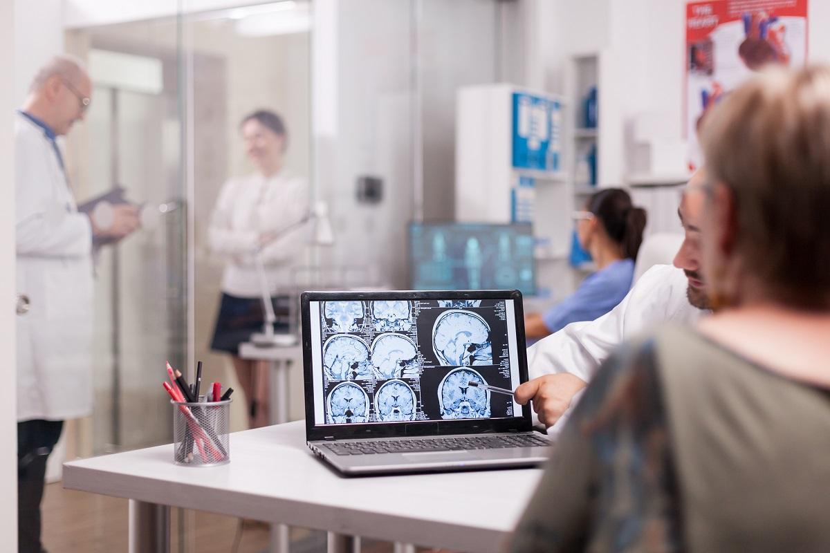 La zona del cerebro donde se implantan los electrodos está personalizada.