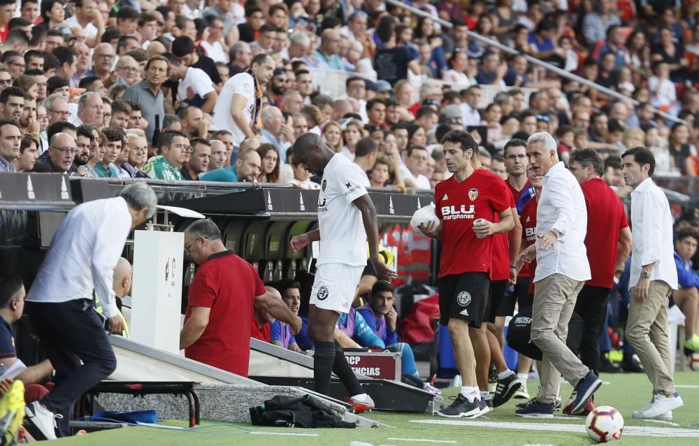 Kondogbia se lesiona frente al Betis en Mestalla