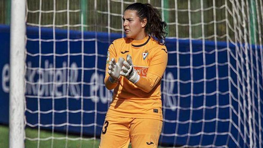 Malena Mieres, durante un partido con el Eibar. |  // LA OPINIÓN