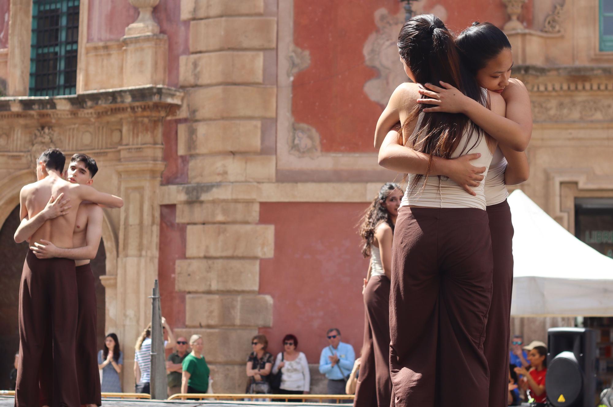 Exhibición de danza en la plaza Belluga de Murcia