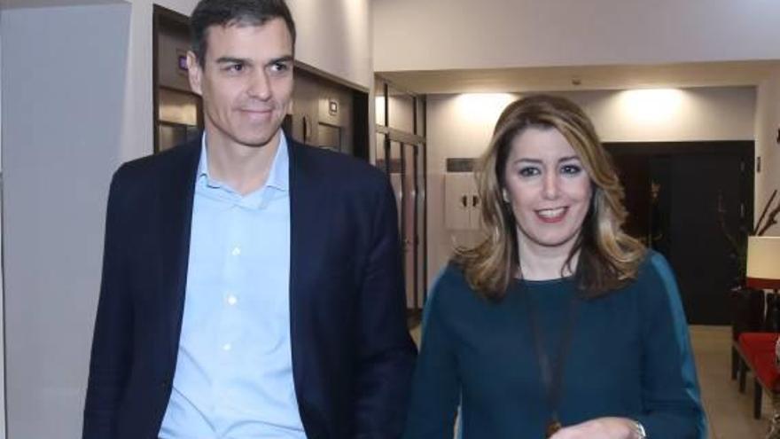 Sevilla Sánchez i Susana Díaz acosten postures