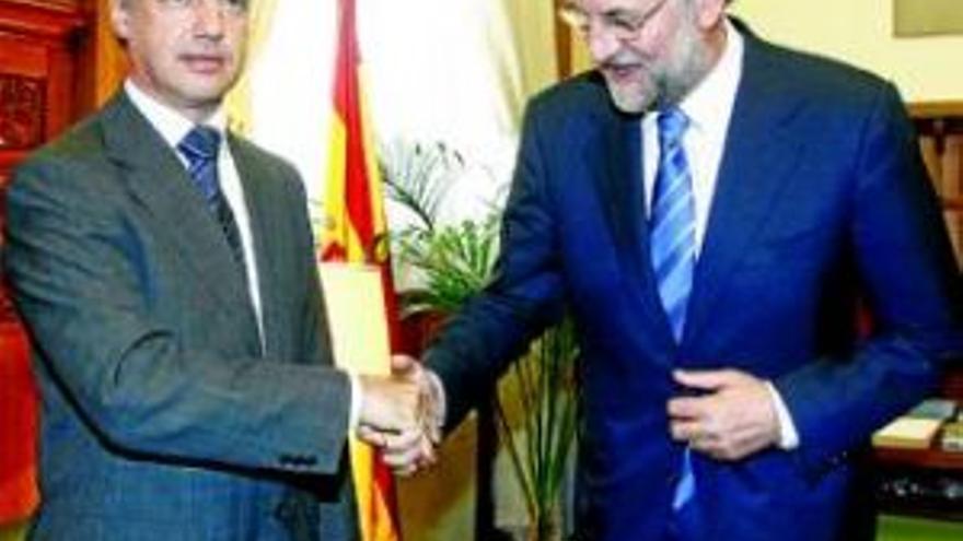 Mariano Rajoy e Iñigo Urkullo se dan una oportunidad