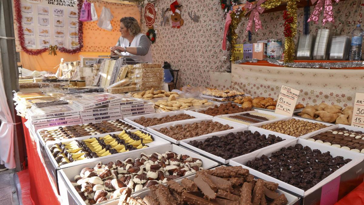 Un puesto de la Feria de la Navidad en Xixona