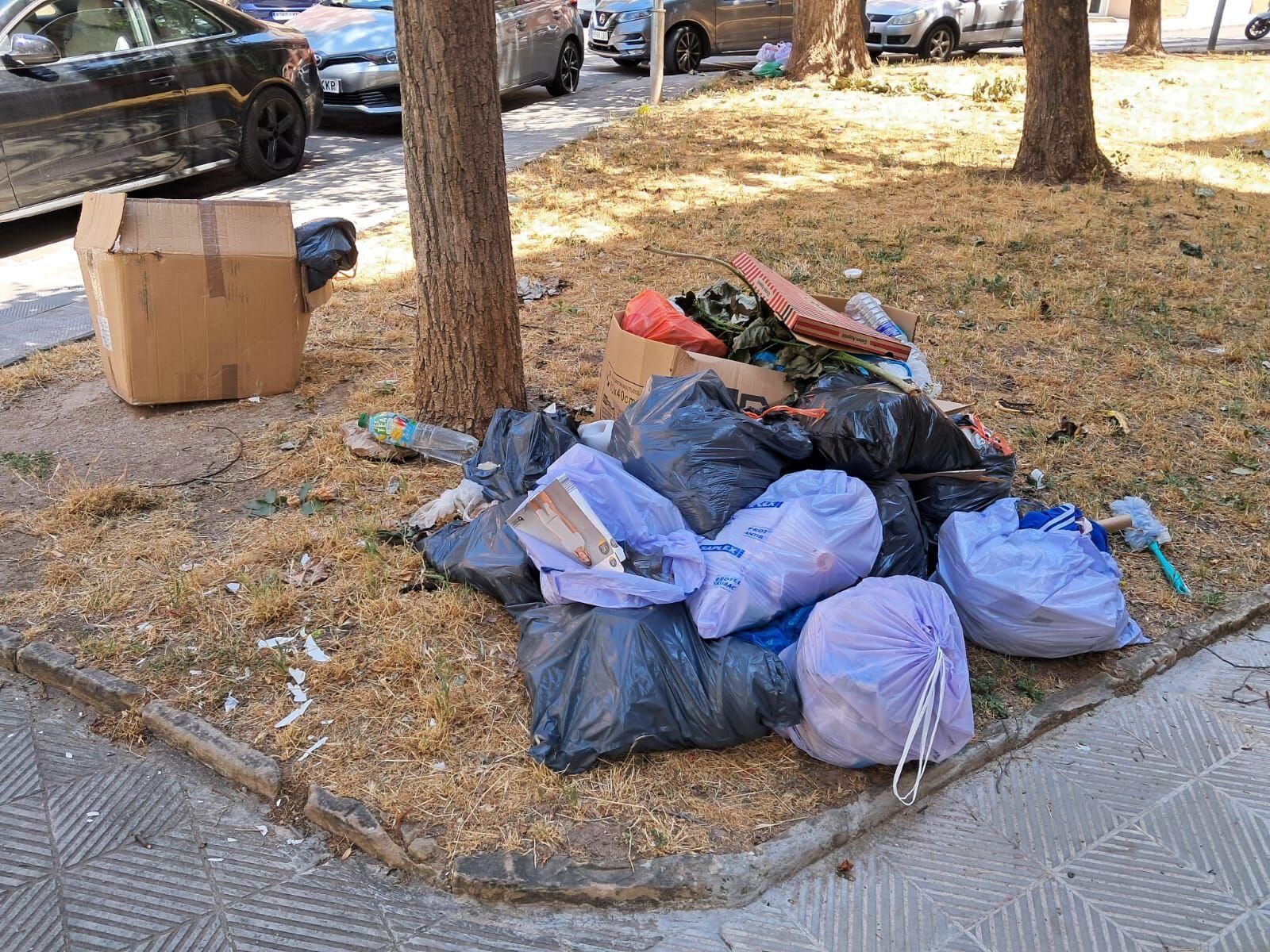 Els contenidors de Manresa, plens a vessar