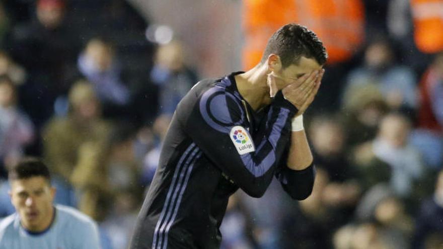 La desolación de Cristiano, tras caer en Vigo.