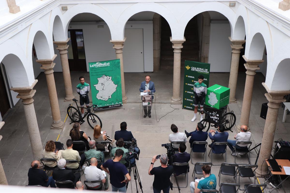 Fotogalería | Presentación de la Vuelta a Extremadura y los perfiles de las 3 etapas