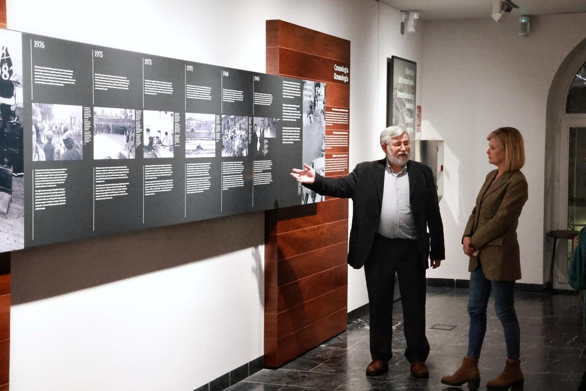 La consellera Gabriela Bravo y el director del Centro Memorial de las Víctimas del Terrorismo.