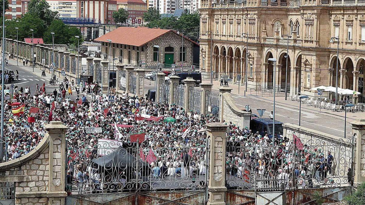 Manifestación en Zamora contra la supresión de paradas del AVE.
