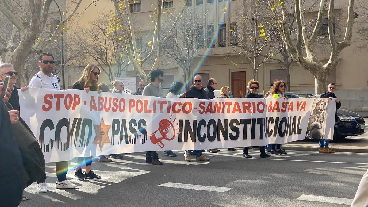 Manifestación contra la exigencia del certificado covid en Palma