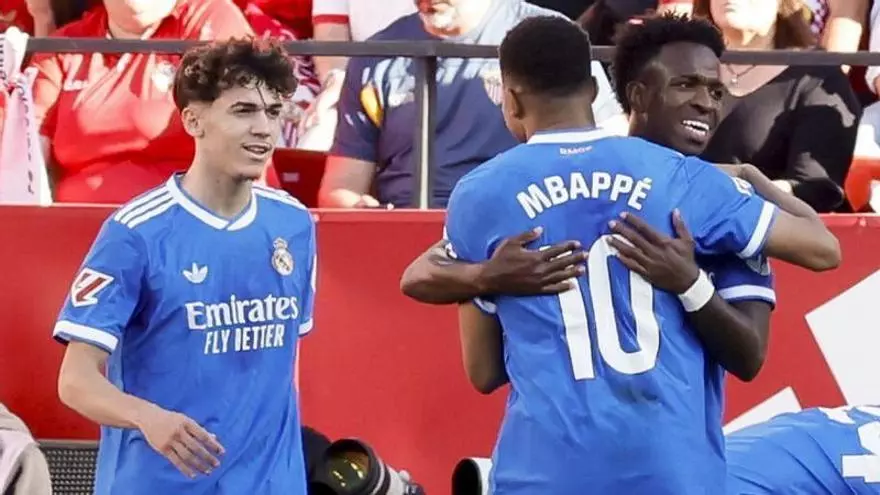 Un polémico gol de Vinícius le brinda al Real Madrid un día sin incendios en Sevilla