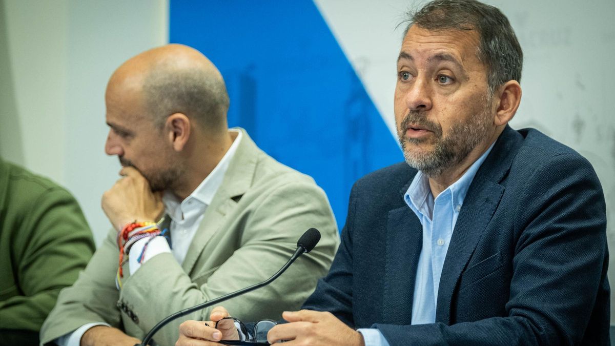 El alcalde José Manuel Bermúdez, a la derecha, junto a Alfonso Cabello, todavía secretario general de CC en Santa Cruz.