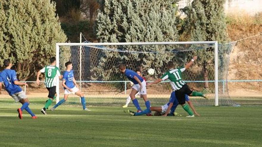 El Antequera logró igualar en Maracena un 2-0.